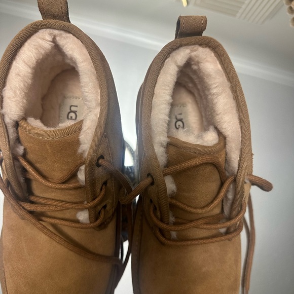 Ugg Tan Suede Boots NWOT size 10 - Picture 4 of 8